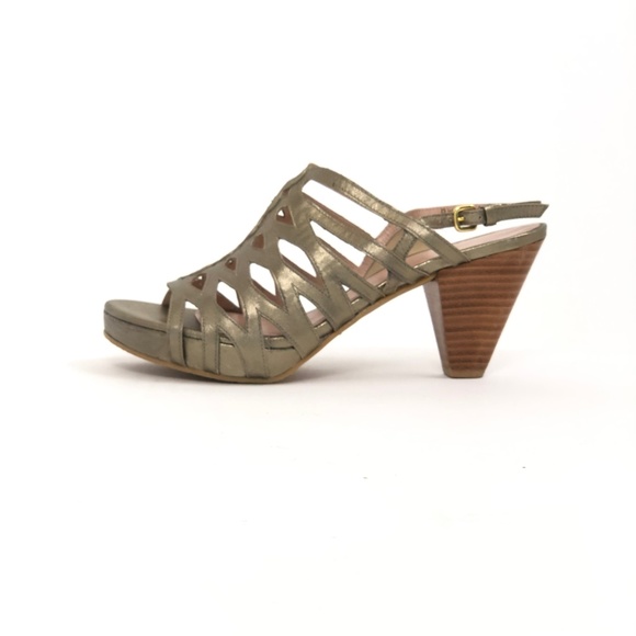 Clearance! Last Call!  Stuart Weitzman Sandals - Picture 2 of 6
